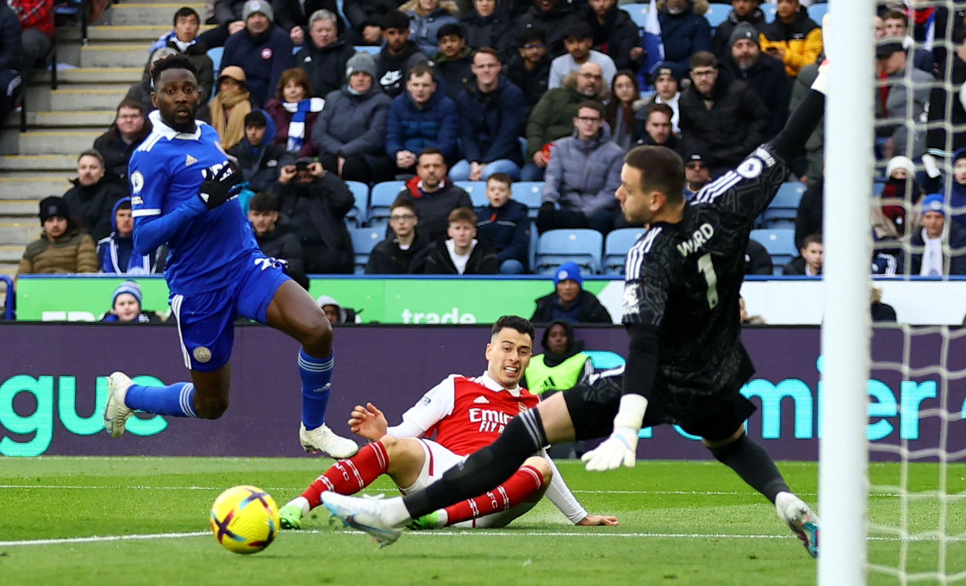 借其出色的 借其出色的